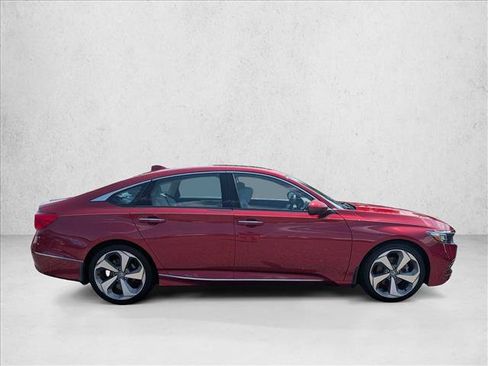 Used 2018 Honda Accord Touring image 4