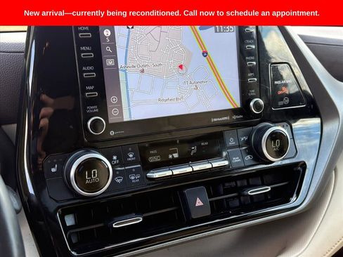 Used 2021 Toyota Highlander XLE image 9