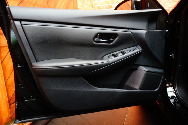 Certified 2025 Nissan Sentra S FWD image 32