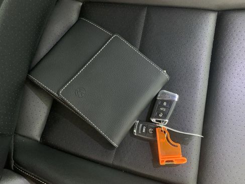 Used 2022 Volkswagen Atlas SE image 44