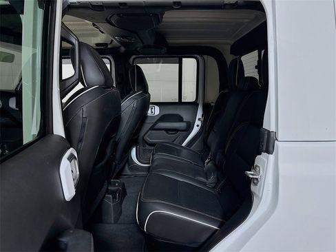 Used 2022 Jeep Gladiator Overland w/ Popular Equipment Package image 23