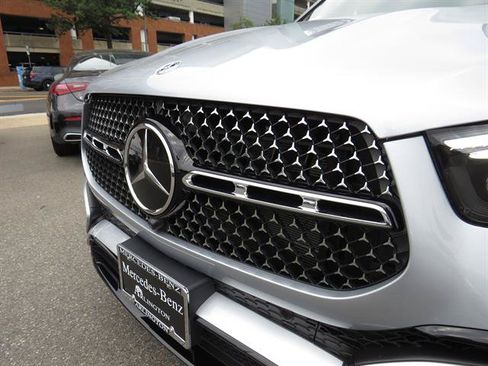 Used 2025 Mercedes-Benz GLE 450 4MATIC image 27