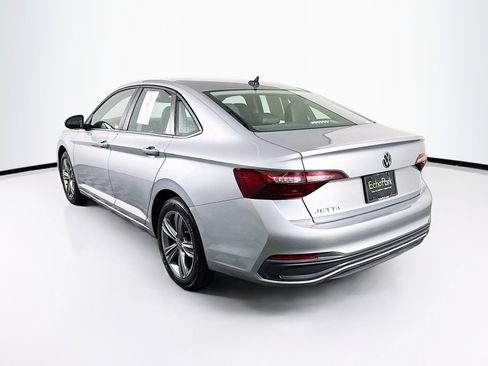 Used 2024 Volkswagen Jetta SE image 5