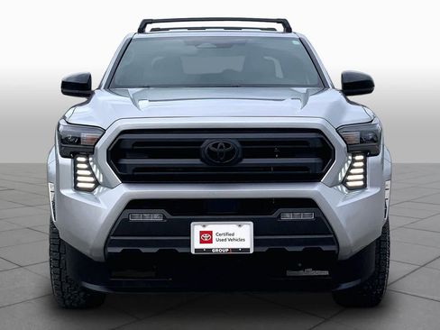 Certified 2025 Toyota Tacoma SR5 AWD/4WD image 4
