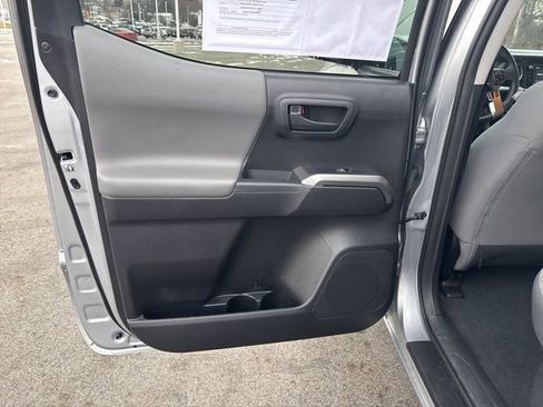 Certified 2019 Toyota Tacoma SR5 image 18