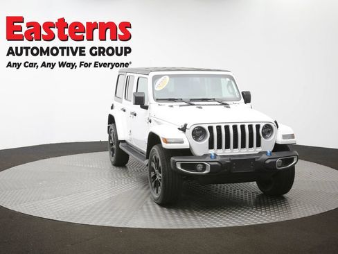 Used 2023 Jeep Wrangler Unlimited Sahara AWD/4WD image 55