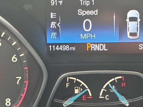 Used 2018 Ford Focus SE w/ SE Appearance Package FWD image 11
