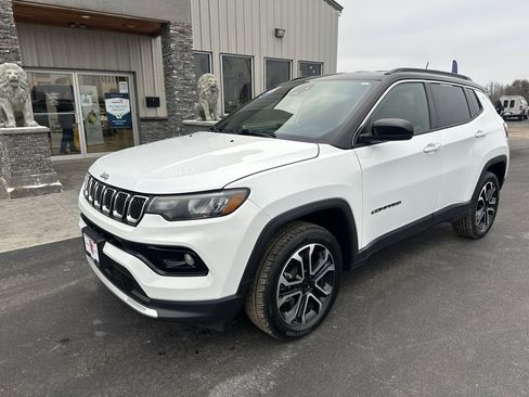 Used 2023 Jeep Compass Limited image 2
