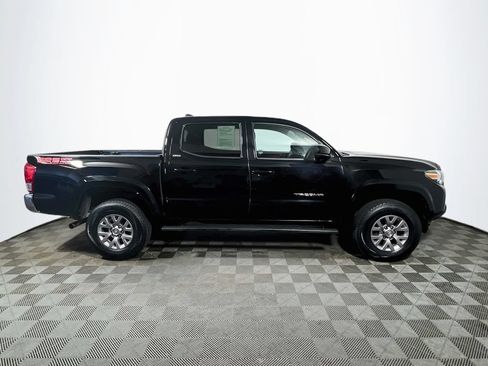 Used 2016 Toyota Tacoma SR5 RWD image 8