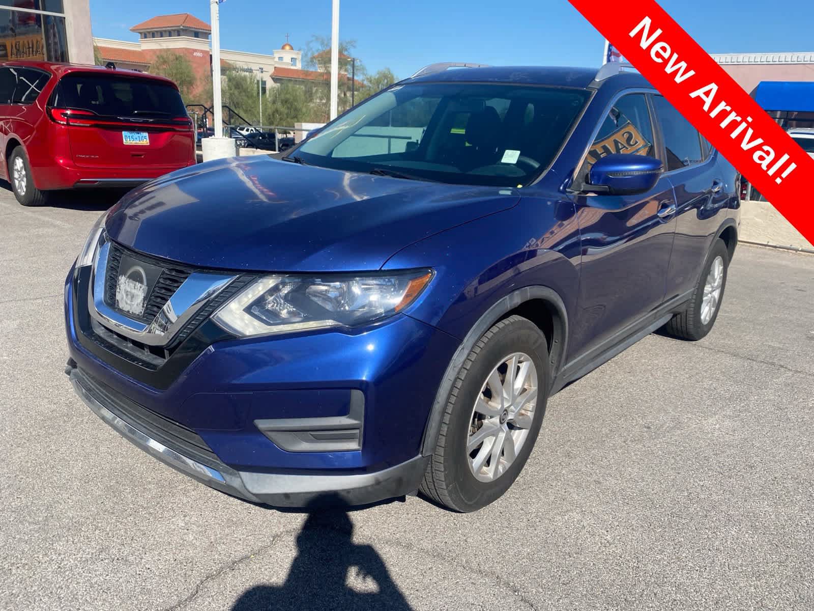 Used 2017 Nissan Rogue SV FWD image 1