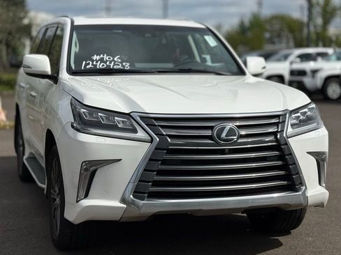 Used 2016 Lexus LX 570 4WD w/ Luxury Package image 7