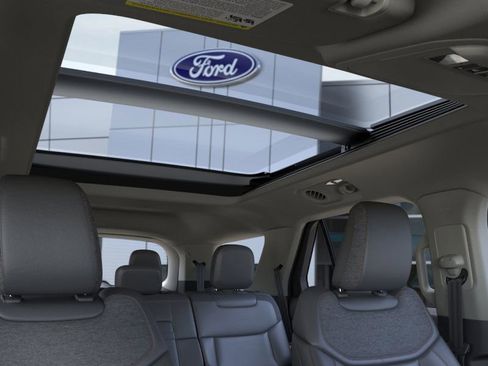 New 2025 Ford Explorer Active w/ Active Comfort Package image 22