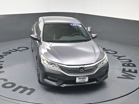 Used 2017 Honda Accord Sport image 30