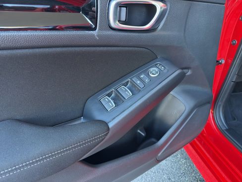 Certified 2025 Honda Civic Sport image 9