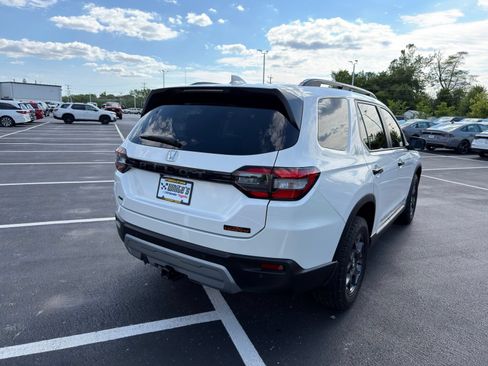 Used 2023 Honda Pilot TrailSport image 8