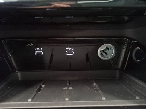 Used 2025 Audi Q5 Premium w/ Convenience Package image 28