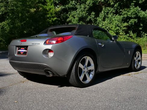 Used 2007 Pontiac Solstice Convertible w/ Premium Package RWD image 9