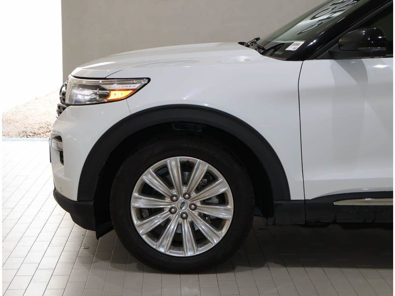 Used 2020 Ford Explorer Limited RWD image 3