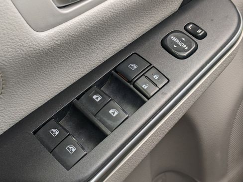 Used 2017 Toyota Camry XLE image 17