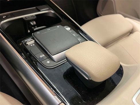 Certified 2022 Mercedes-Benz GLA 250 4MATIC image 30