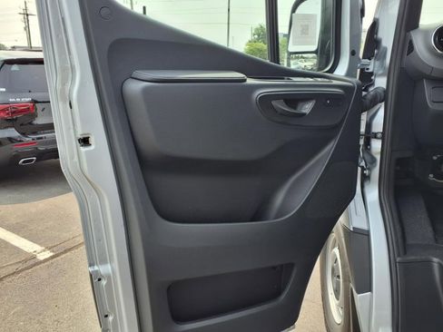 New 2025 Mercedes-Benz Sprinter 2500 image 11