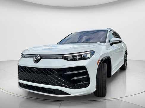 New 2026 Volkswagen Tiguan SEL R-Line AWD/4WD image 2