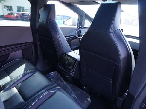 Used 2025 Tesla Cybertruck AWD Crew Cab image 12