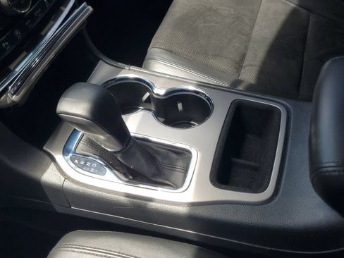 Used 2019 Jeep Grand Cherokee Altitude AWD/4WD image 26