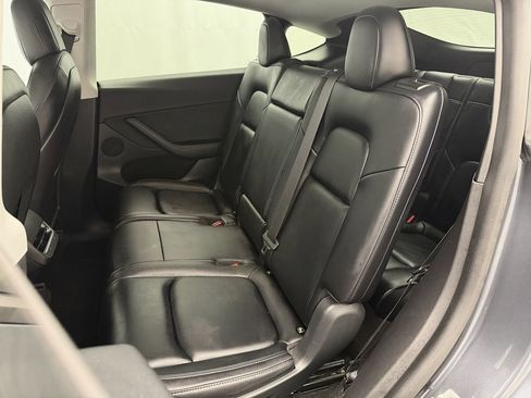 Used 2021 Tesla Model Y Long Range AWD/4WD image 29