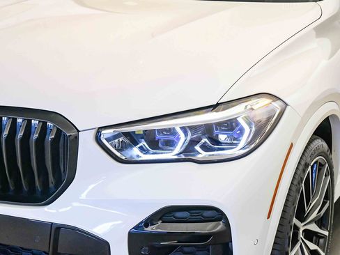 Used 2022 BMW X5 xDrive40i w/ M Sport Package AWD/4WD image 9