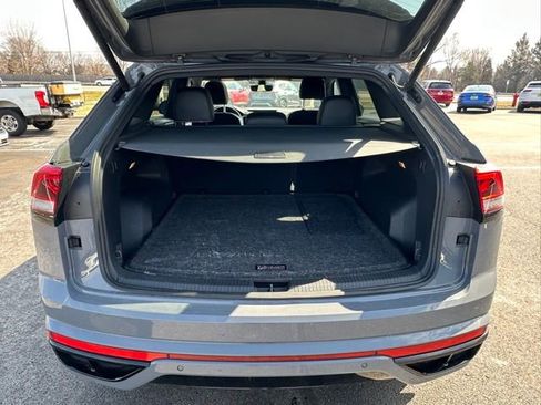 Certified 2023 Volkswagen Atlas Cross Sport SEL R-Line AWD/4WD image 17