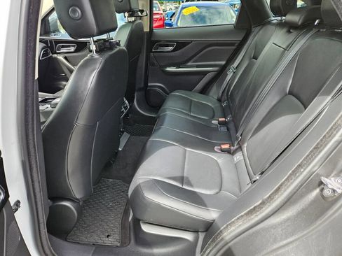 Used 2020 Jaguar F-PACE Premium AWD/4WD image 14