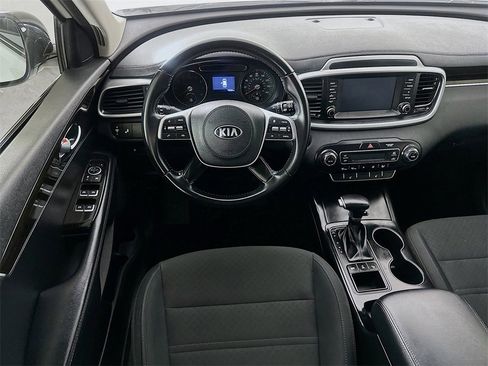 Certified 2020 Kia Sorento S image 3