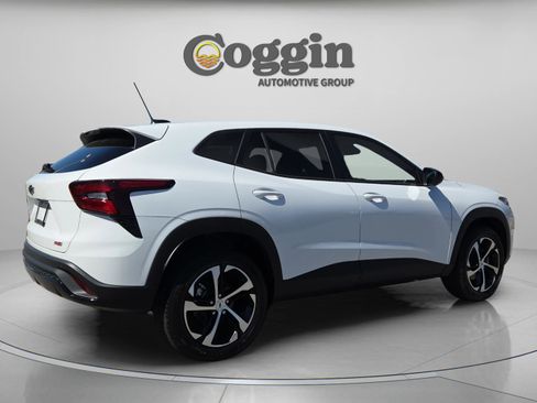 New 2026 Chevrolet Trax RS w/ Driver Confidence Package image 6