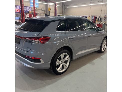 Used 2023 Volkswagen ID.4 Pro AWD/4WD image 3
