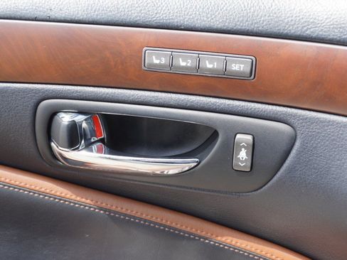 Used 2010 Lexus LS 460 w/ Sport Pkg RWD image 23