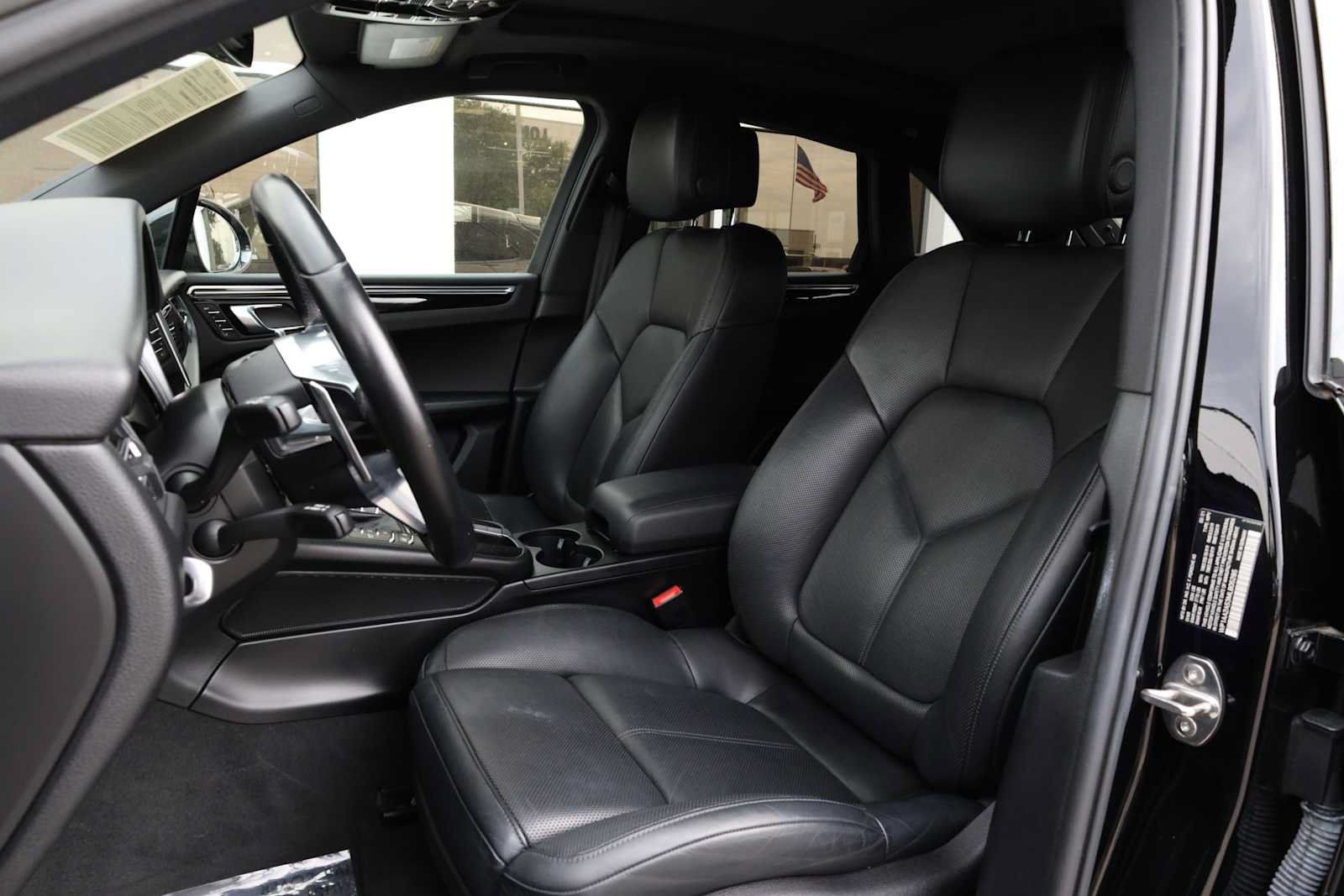 Used 2021 Porsche Macan AWD/4WD image 35