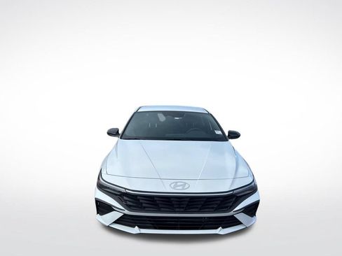 Used 2025 Hyundai Elantra SEL FWD image 2