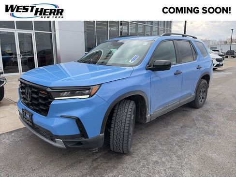 Used 2024 Honda Pilot TrailSport image 4