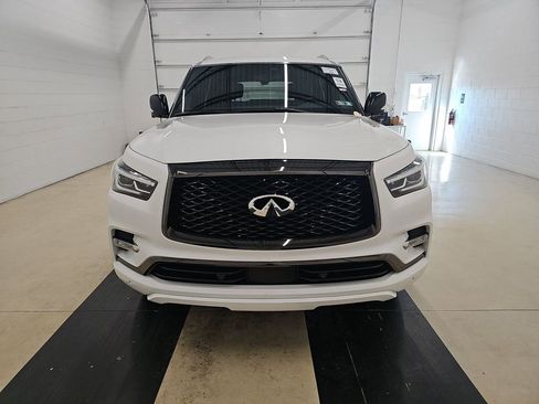 Used 2024 INFINITI QX80 Sensory AWD/4WD image 2