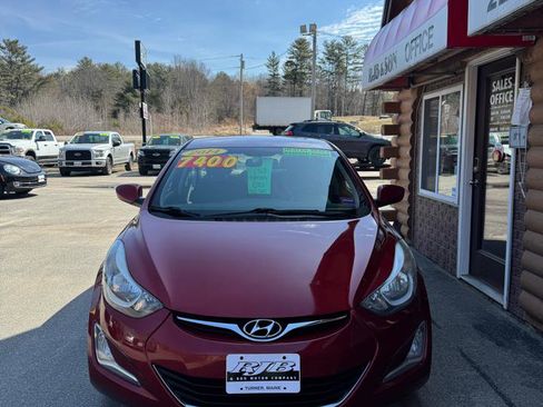 Used 2014 Hyundai Elantra SE w/ Option Group 02 FWD image 3