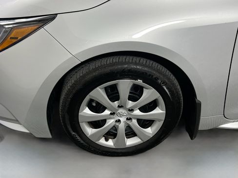 Used 2026 Toyota Corolla LE FWD image 13