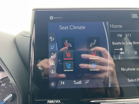 Used 2021 Toyota Highlander Limited image 18