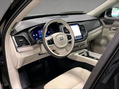Used 2024 Volvo XC90 B6 Plus w/ Protection Package Premier AWD/4WD image 17