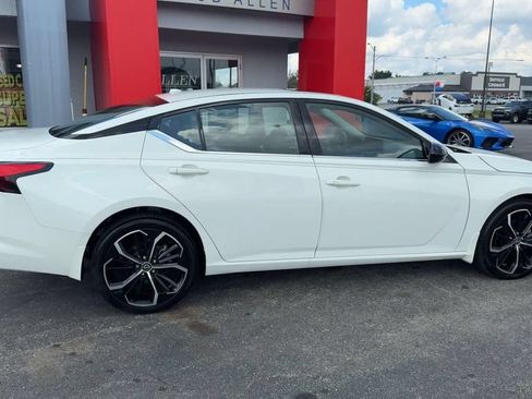 Used 2023 Nissan Altima 2.5 SR w/ SR Premium Package AWD/4WD image 7