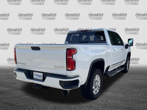 Used 2024 Chevrolet Silverado 2500 High Country w/ Technology Package AWD/4WD image 9