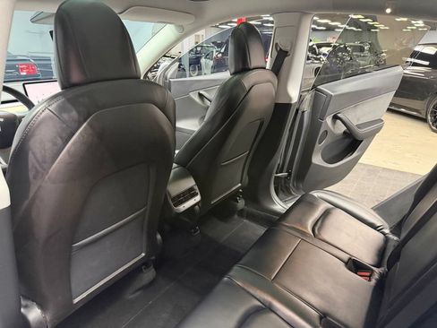 Used 2020 Tesla Model Y Long Range AWD/4WD image 34