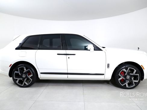 Used 2025 Rolls-Royce Cullinan Black Badge AWD/4WD image 10