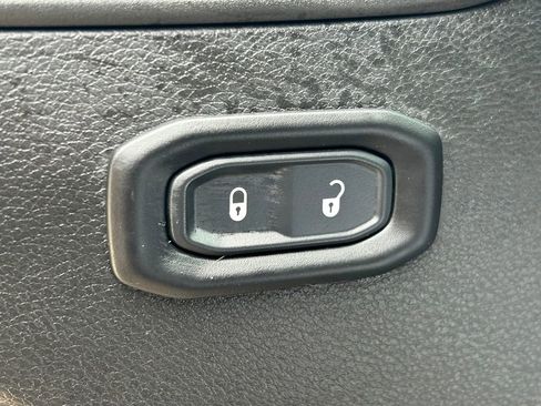 Used 2022 Jeep Gladiator Willys image 21