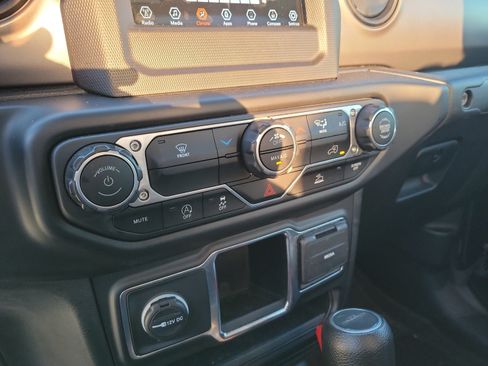 Used 2023 Jeep Gladiator Sport AWD/4WD image 21